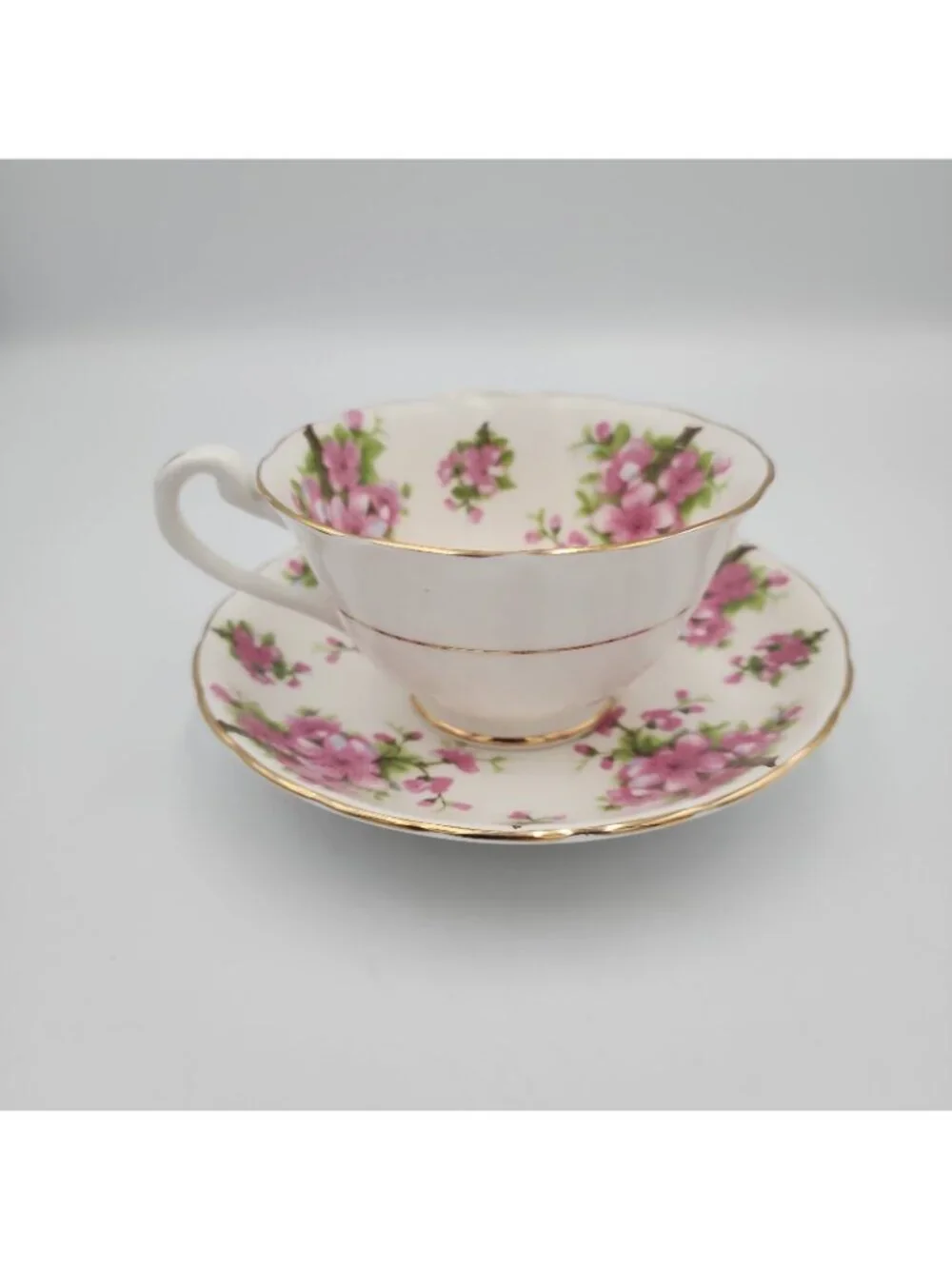 VINTAGE NEW CHELSEA STAFFS TEA CUP & SAUCER DELICATE SMALL PINK FLOWERS ENGLAND